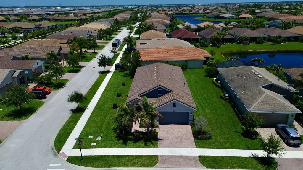 12520 SW Weeping Willow Avenue Port St Lucie FL 34987