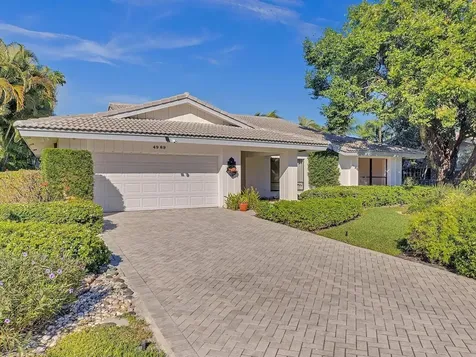 4989 Pineview Circle Delray Beach FL 33445