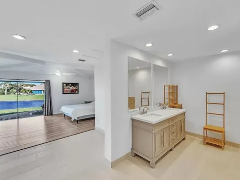 4989 Pineview Circle Delray Beach FL 33445