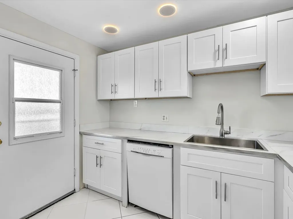 6161 NW 2nd Avenue Boca Raton FL 33487