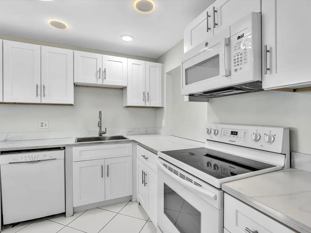 6161 NW 2nd Avenue Boca Raton FL 33487