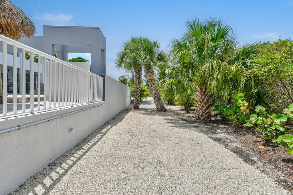 10541 SE Le Parc Jupiter FL 33469