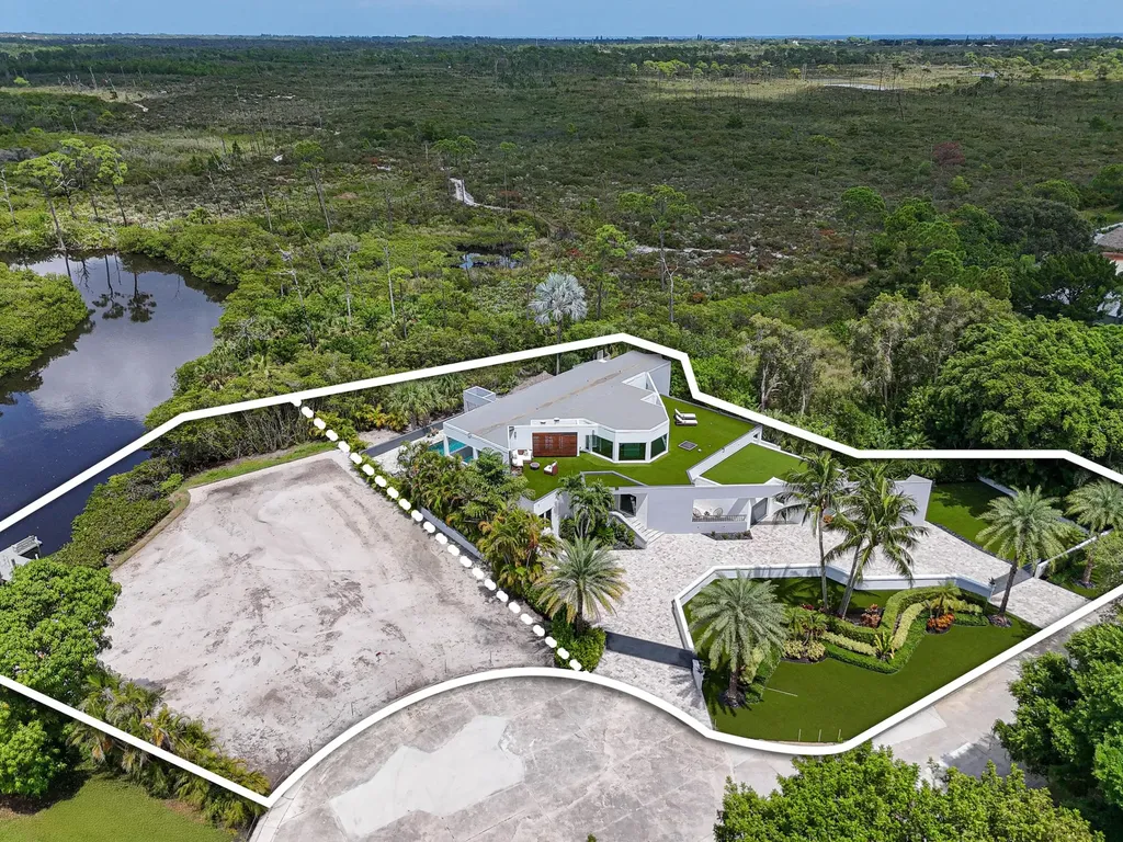 10541 SE Le Parc Jupiter FL 33469