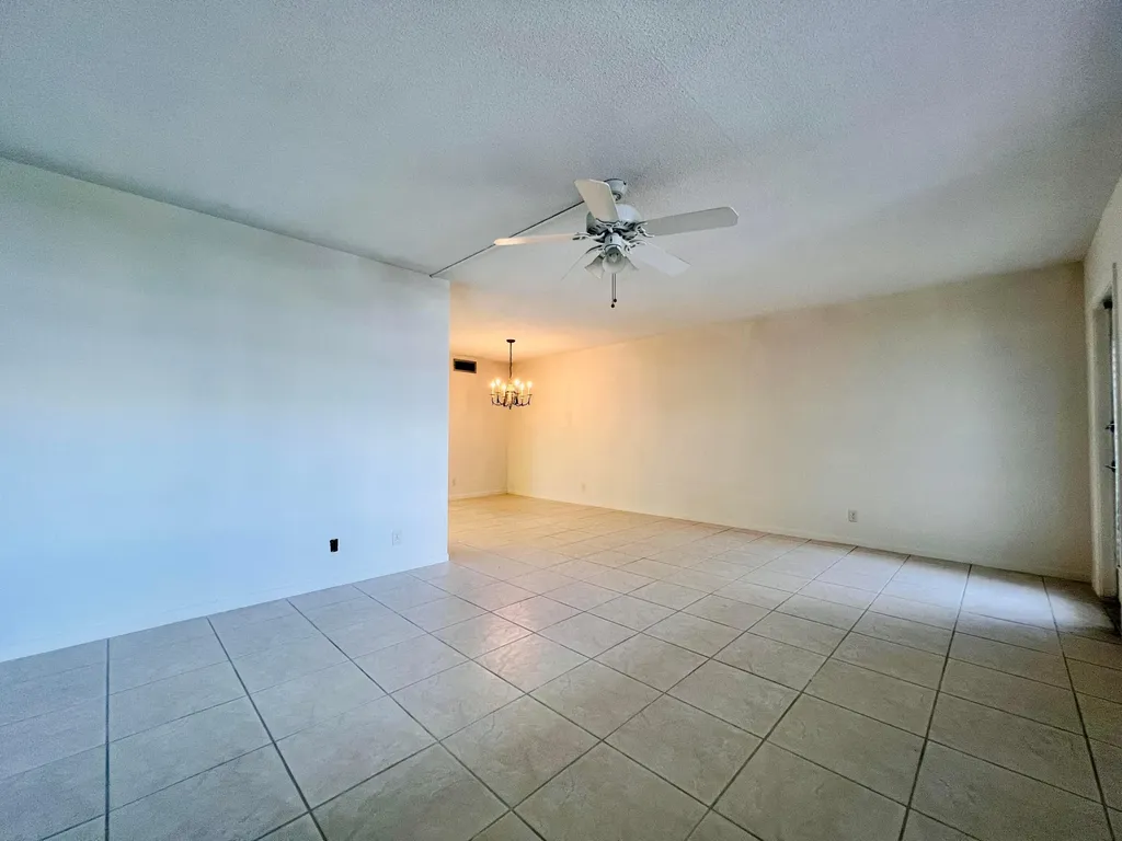 107 Wellington D West Palm Beach FL 33417