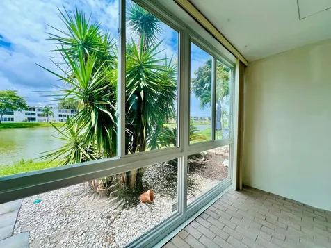 107 Wellington D West Palm Beach FL 33417
