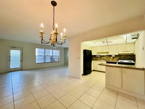 107 Wellington D West Palm Beach FL 33417