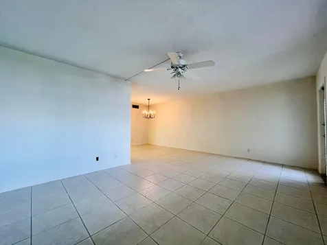 107 Wellington D West Palm Beach FL 33417