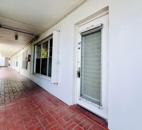 107 Wellington D West Palm Beach FL 33417