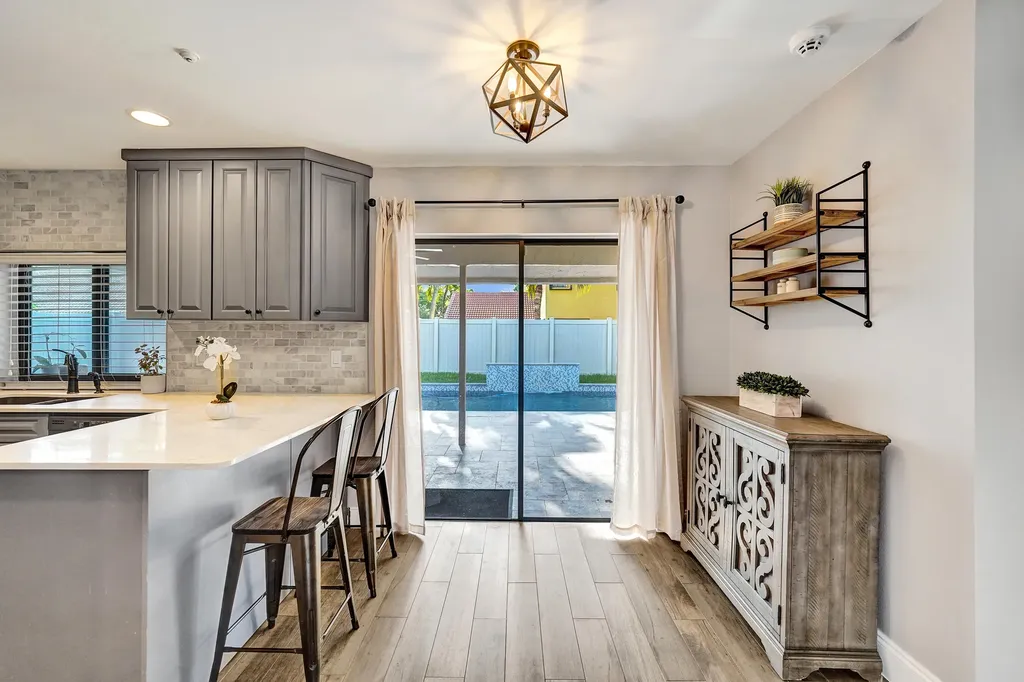 800 Blue Ridge Way Davie FL 33325