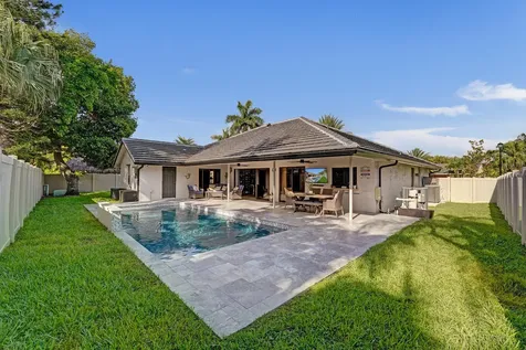 800 Blue Ridge Way Davie FL 33325