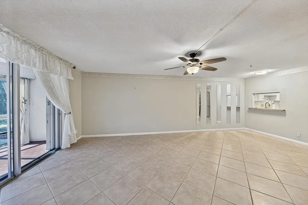 400 SE 10th Street Deerfield Beach FL 33441