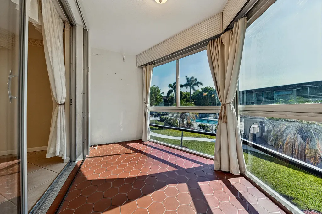 400 SE 10th Street Deerfield Beach FL 33441