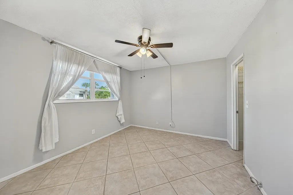 400 SE 10th Street Deerfield Beach FL 33441