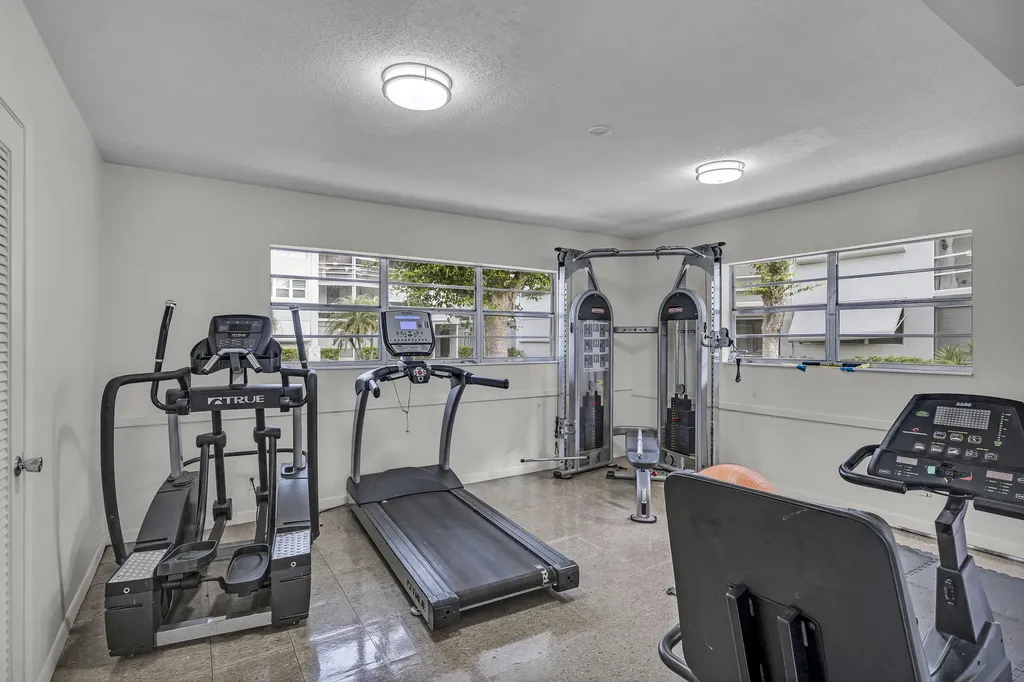 400 SE 10th Street Deerfield Beach FL 33441