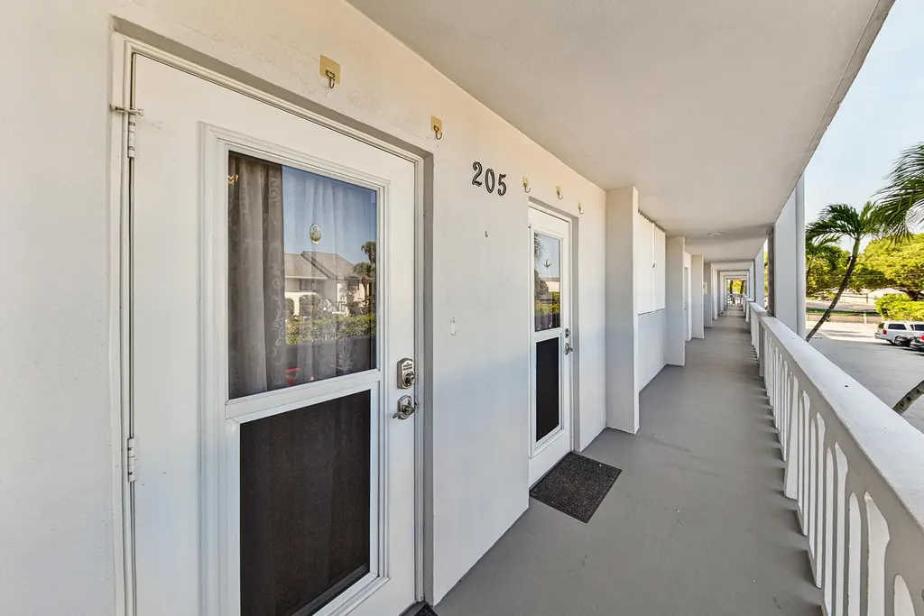 400 SE 10th Street Deerfield Beach FL 33441