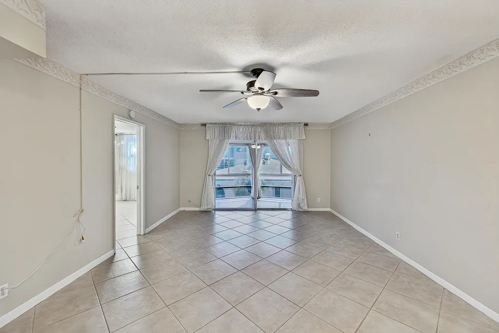 400 SE 10th Street Deerfield Beach FL 33441
