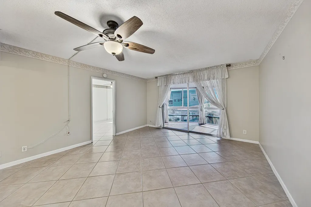 400 SE 10th Street Deerfield Beach FL 33441