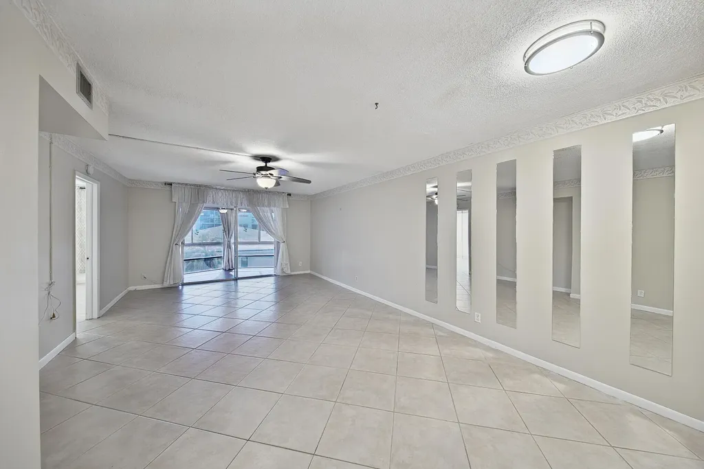400 SE 10th Street Deerfield Beach FL 33441