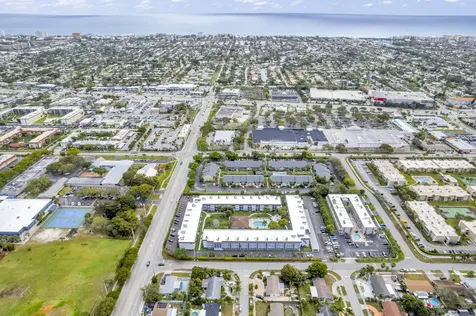 400 SE 10th Street Deerfield Beach FL 33441