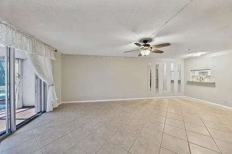400 SE 10th Street Deerfield Beach FL 33441