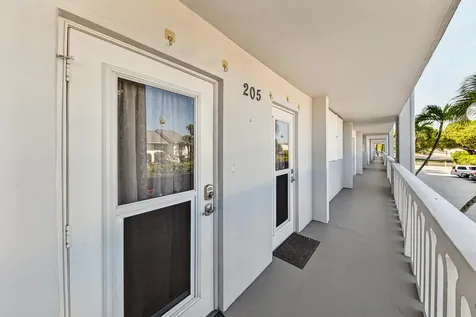 400 SE 10th Street Deerfield Beach FL 33441