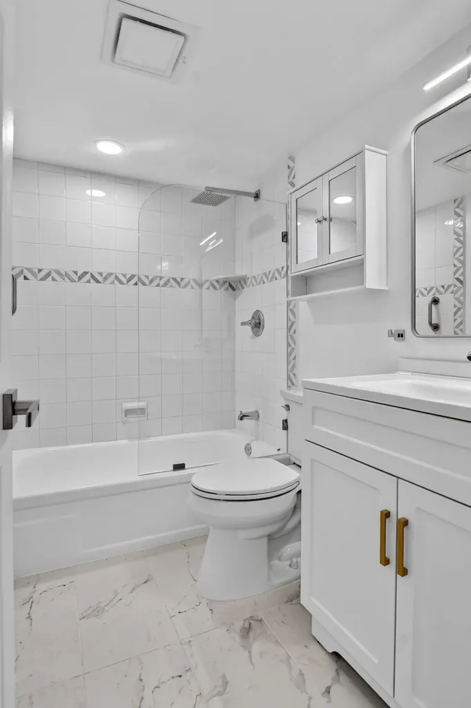 3045 Cornwall C Boca Raton FL 33434