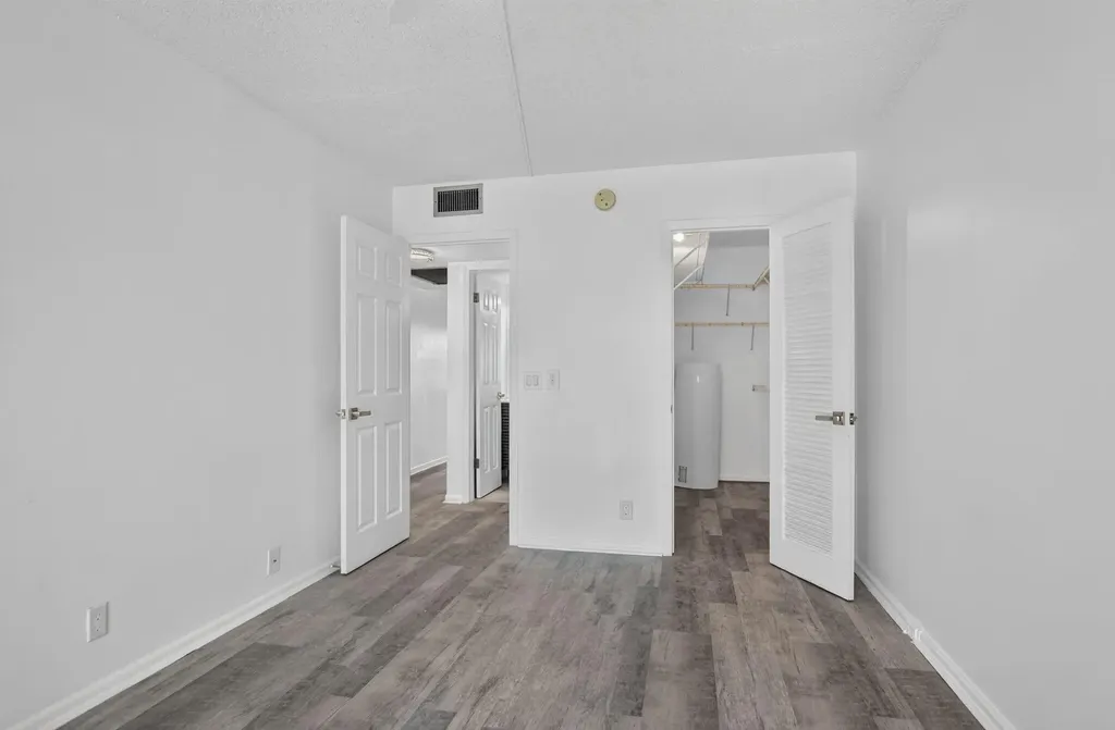 3045 Cornwall C Boca Raton FL 33434