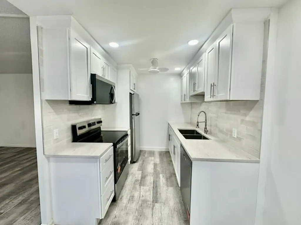 3045 Cornwall C Boca Raton FL 33434