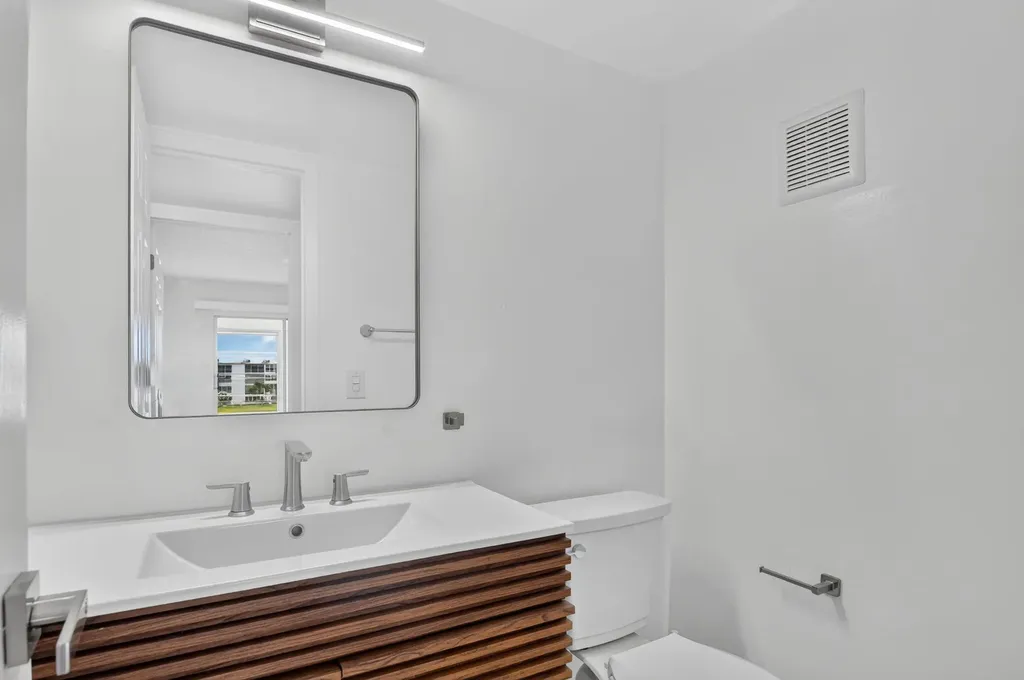 3045 Cornwall C Boca Raton FL 33434
