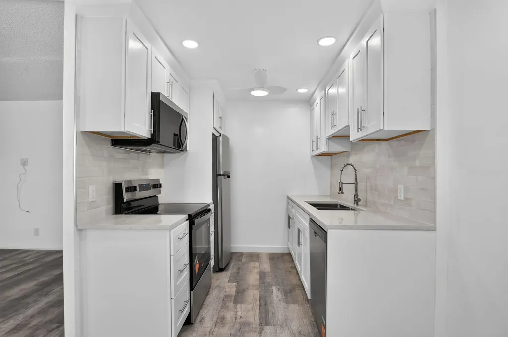 3045 Cornwall C Boca Raton FL 33434