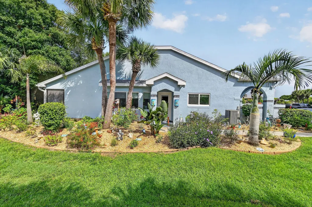 1646 SE Green Acres Circle Port St Lucie FL 34952