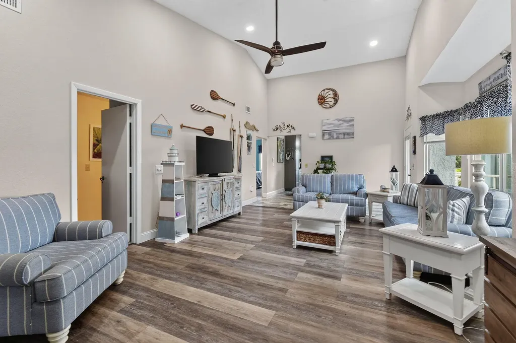 1646 SE Green Acres Circle Port St Lucie FL 34952