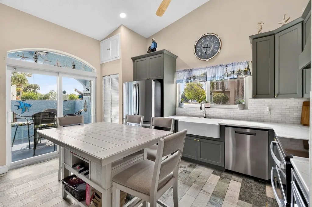 1646 SE Green Acres Circle Port St Lucie FL 34952