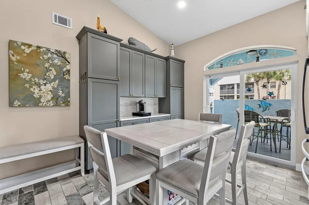1646 SE Green Acres Circle Port St Lucie FL 34952