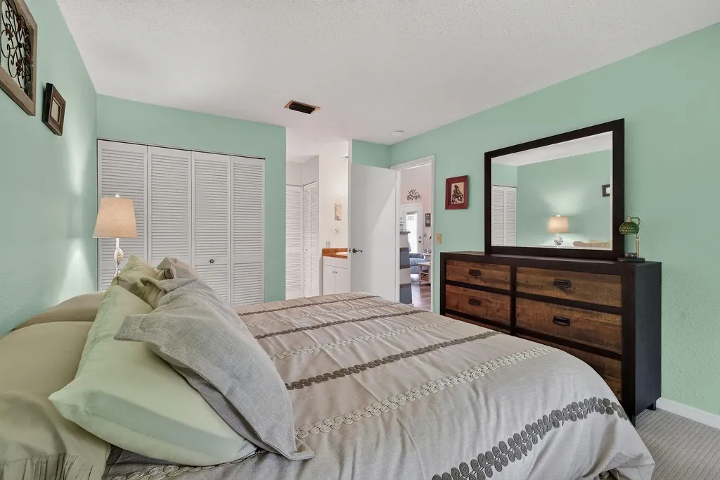 1646 SE Green Acres Circle Port St Lucie FL 34952