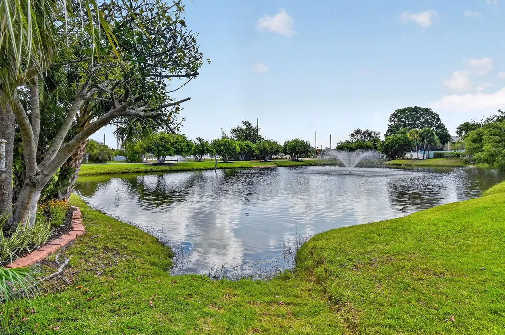 1646 SE Green Acres Circle Port St Lucie FL 34952