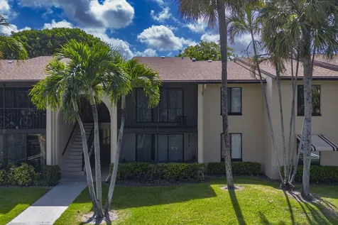 610 Sea Pine Way Greenacres FL 33415