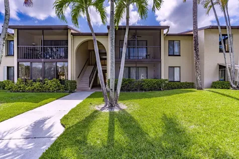 610 Sea Pine Way Greenacres FL 33415
