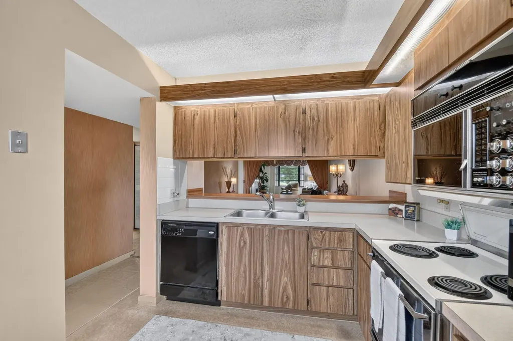 3525 Village Boulevard West Palm Beach FL 33409