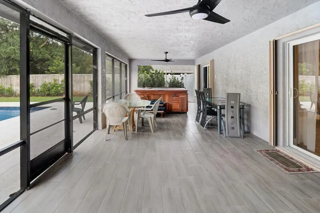 615 NE 15th Place Boynton Beach FL 33435