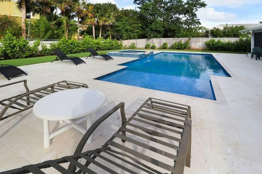 615 NE 15th Place Boynton Beach FL 33435