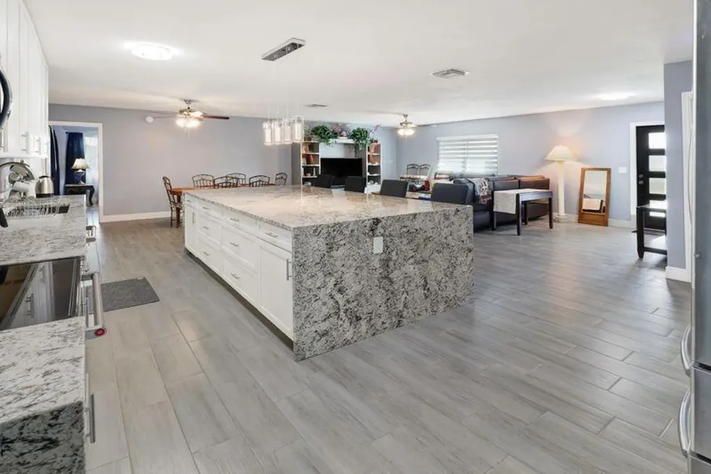 615 NE 15th Place Boynton Beach FL 33435