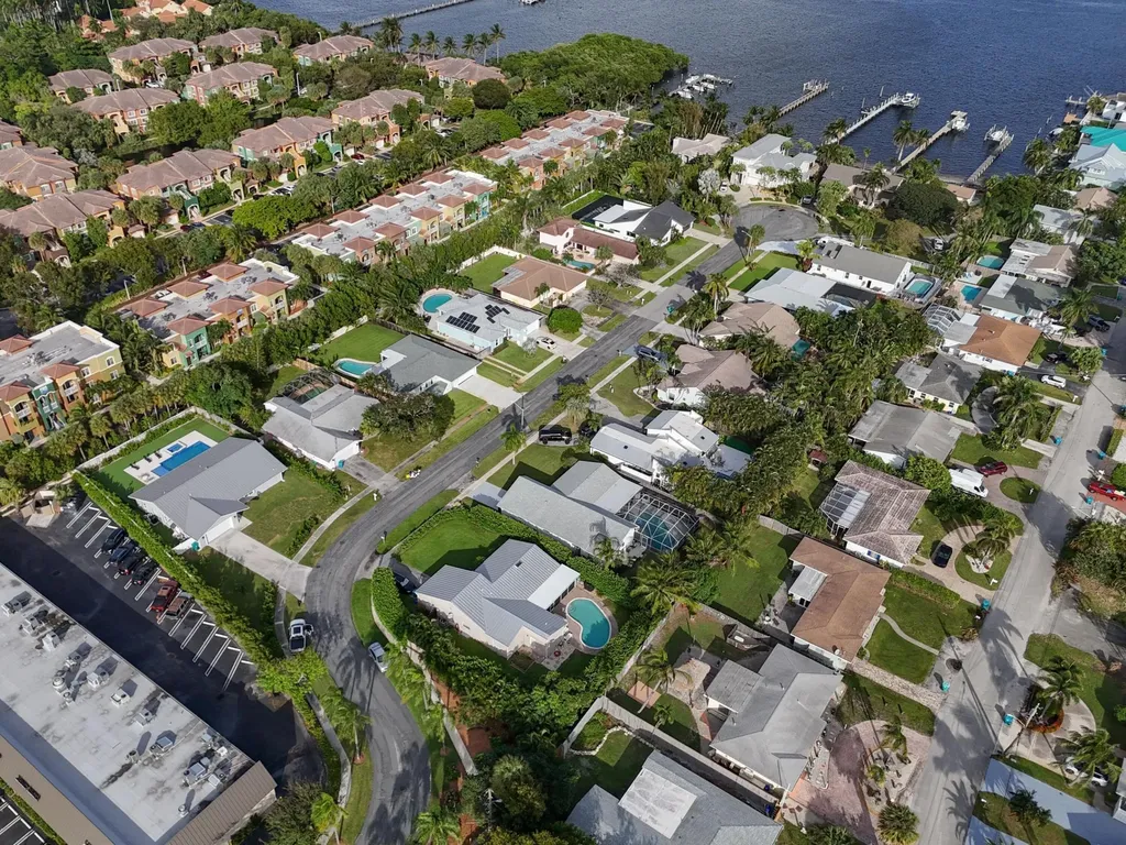 615 NE 15th Place Boynton Beach FL 33435