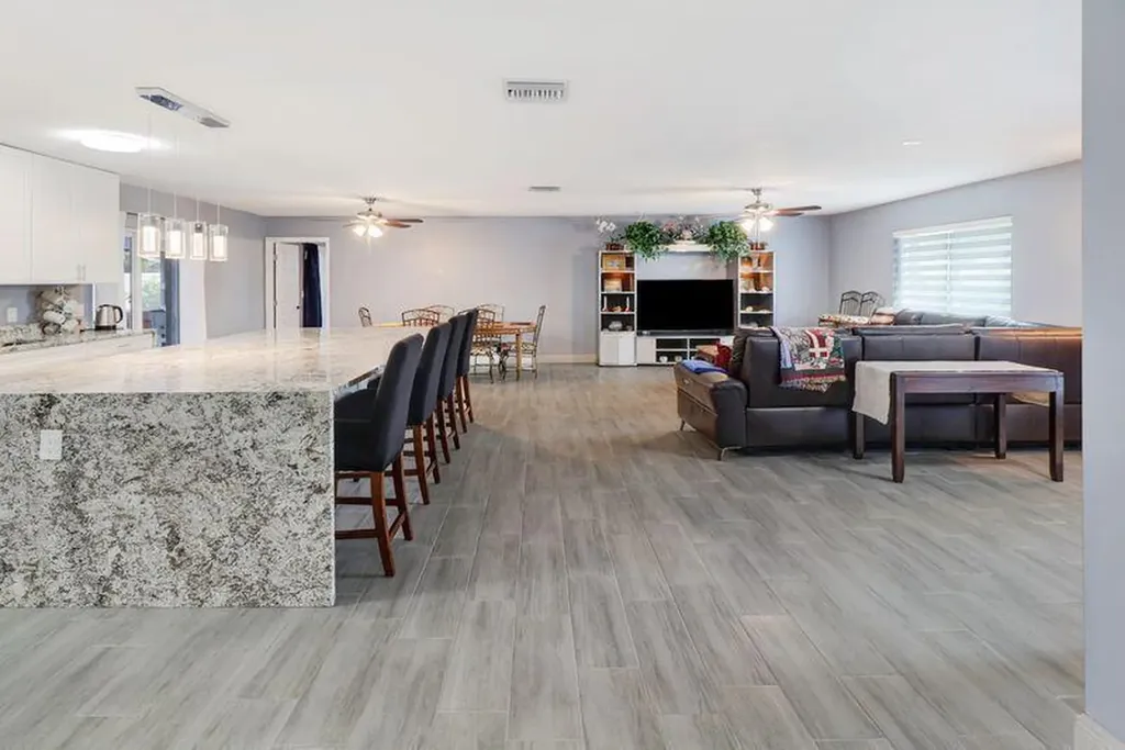 615 NE 15th Place Boynton Beach FL 33435