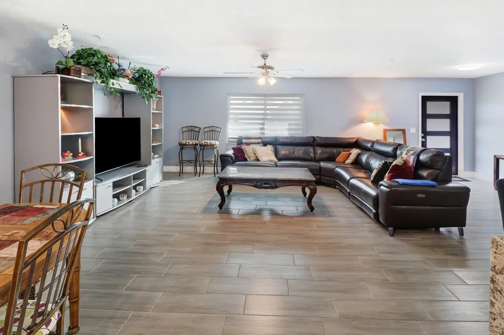 615 NE 15th Place Boynton Beach FL 33435