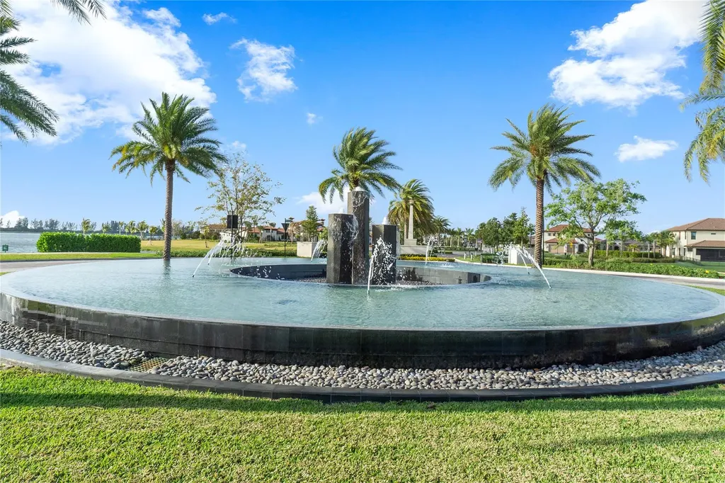 12245 N Baypoint Circle Parkland FL 33076