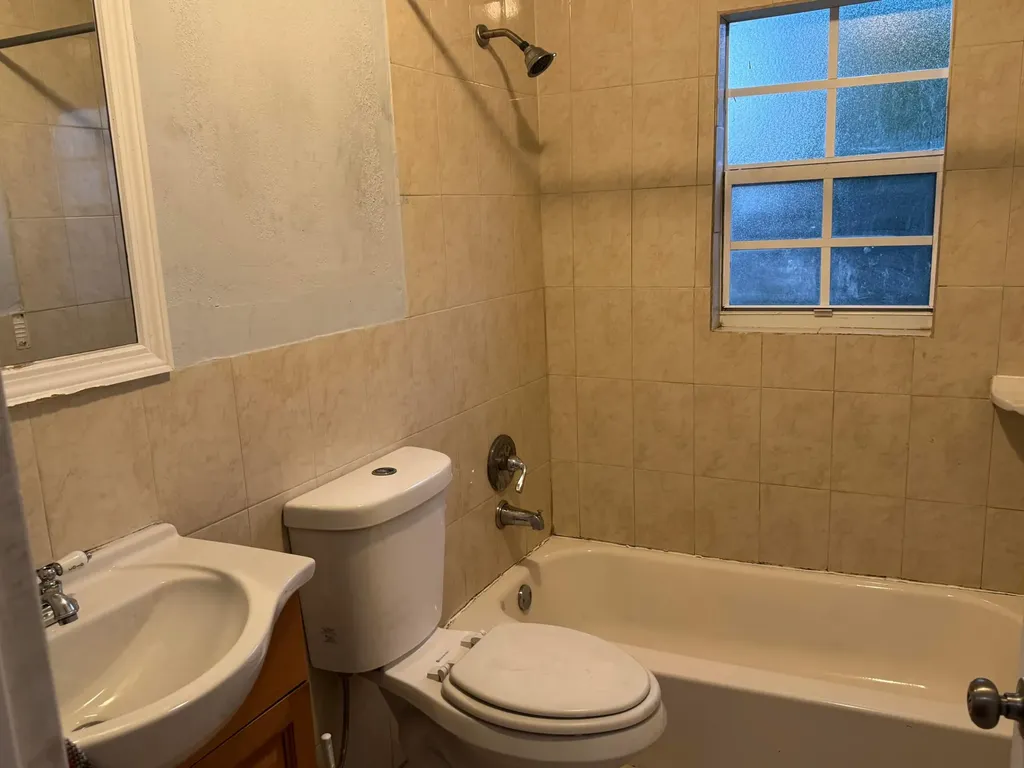 163 SW 5th Street Deerfield Beach FL 33441