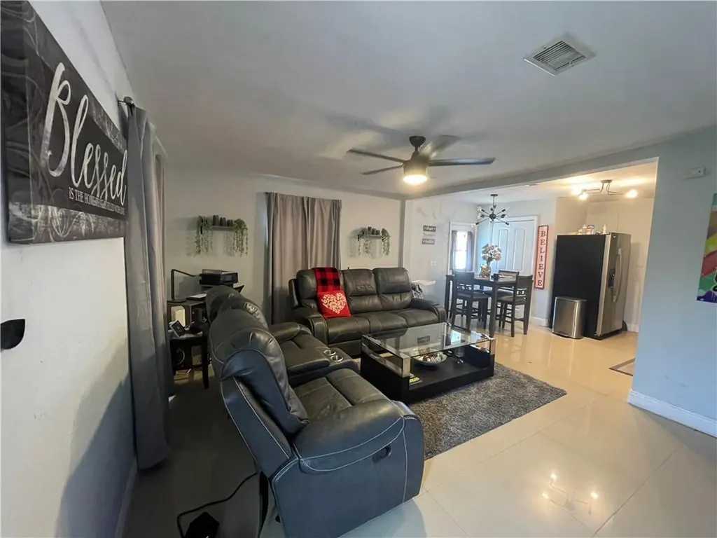 163 SW 5th Street Deerfield Beach FL 33441