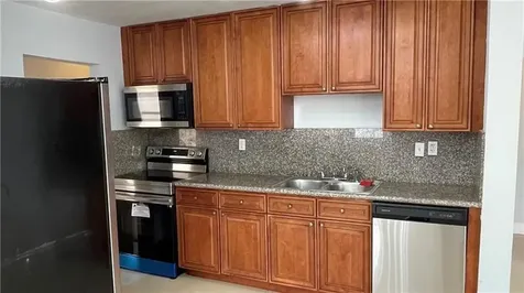 163 SW 5th Street Deerfield Beach FL 33441