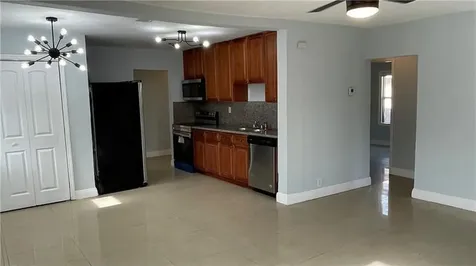 163 SW 5th Street Deerfield Beach FL 33441